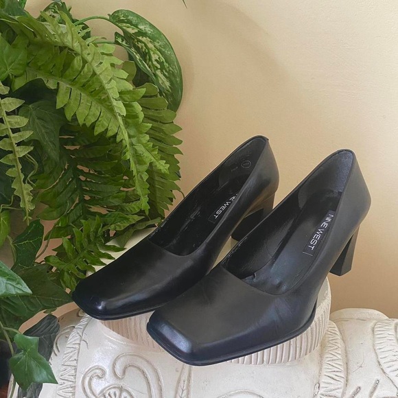 [SOLD] Y2K Vintage Nine West Square Toe Pumps - Picture 2 of 8